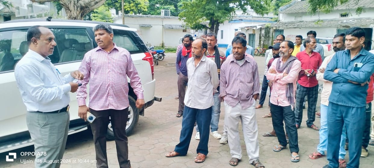 Ujjain District Hospital Sweeper Demanded Commission To Send Dead Body To Bihar