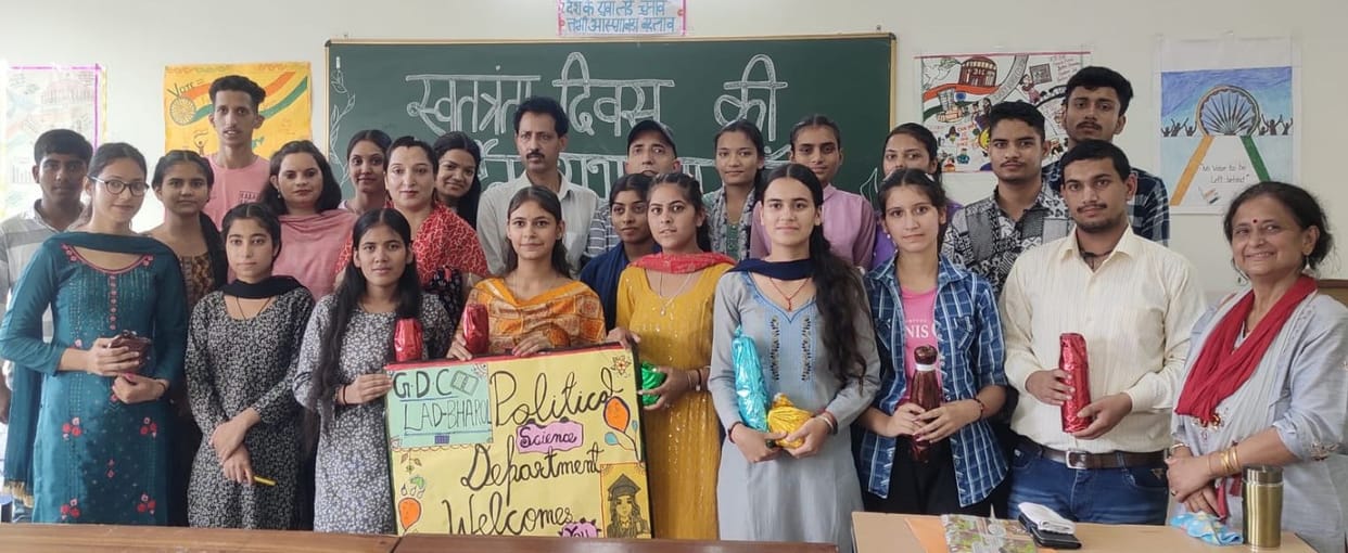 Pallavi, Swati top in poetry recitation