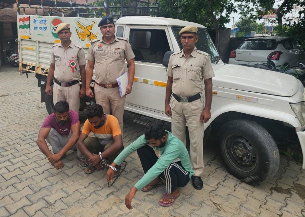 Four accused of stealing Bolero Maxi arrested