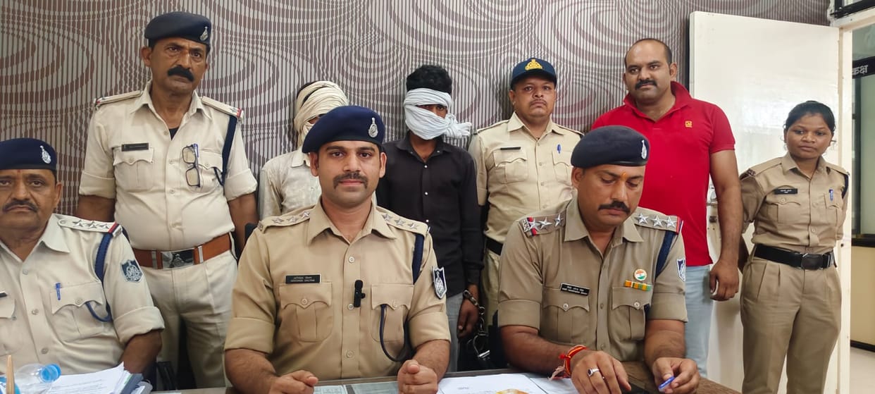 Tikamgarh News: The husband had strangled his wife to death