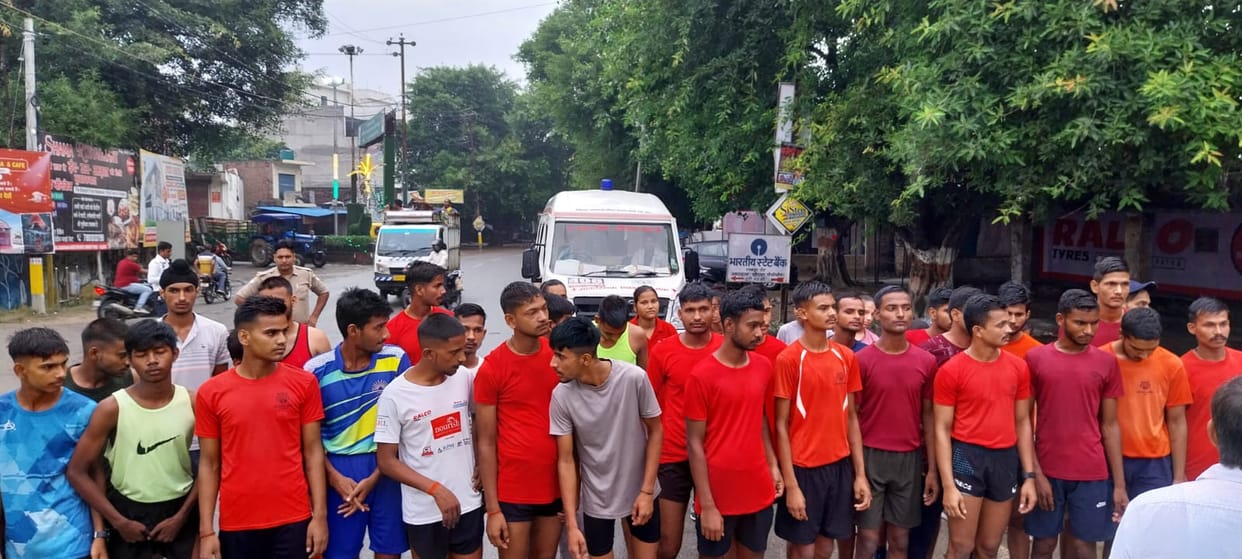 Rahul and Priyanshi were the top in the cross country race