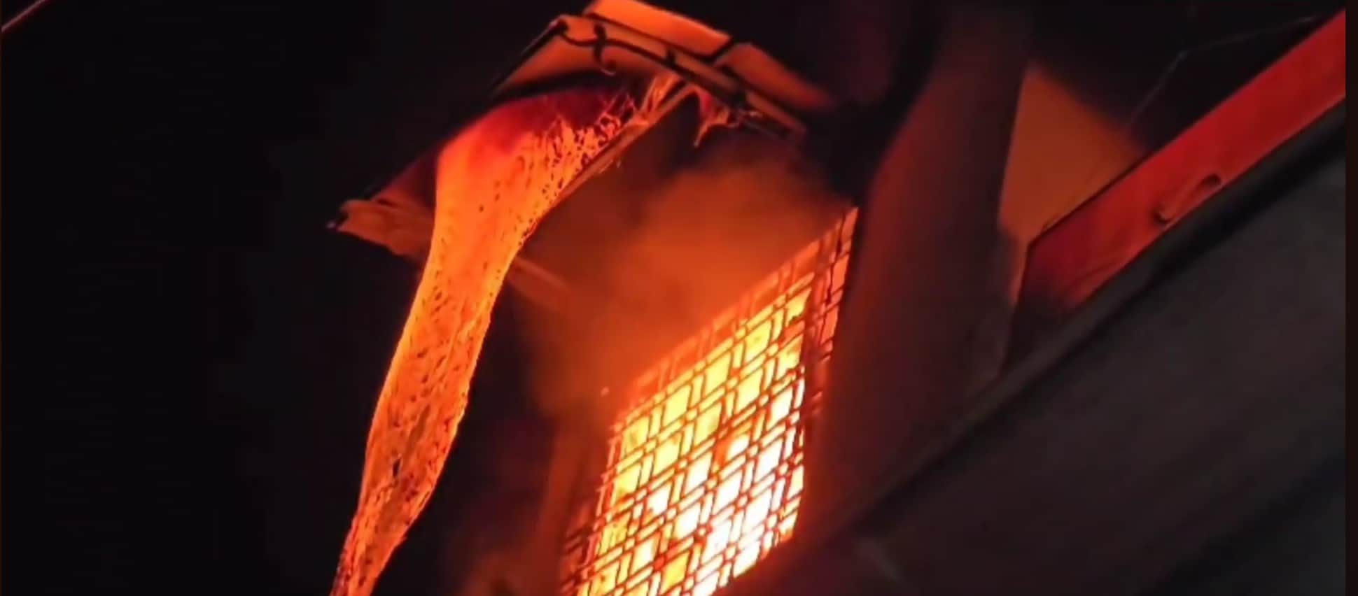 देर रात लगी होटल साकेत में आग