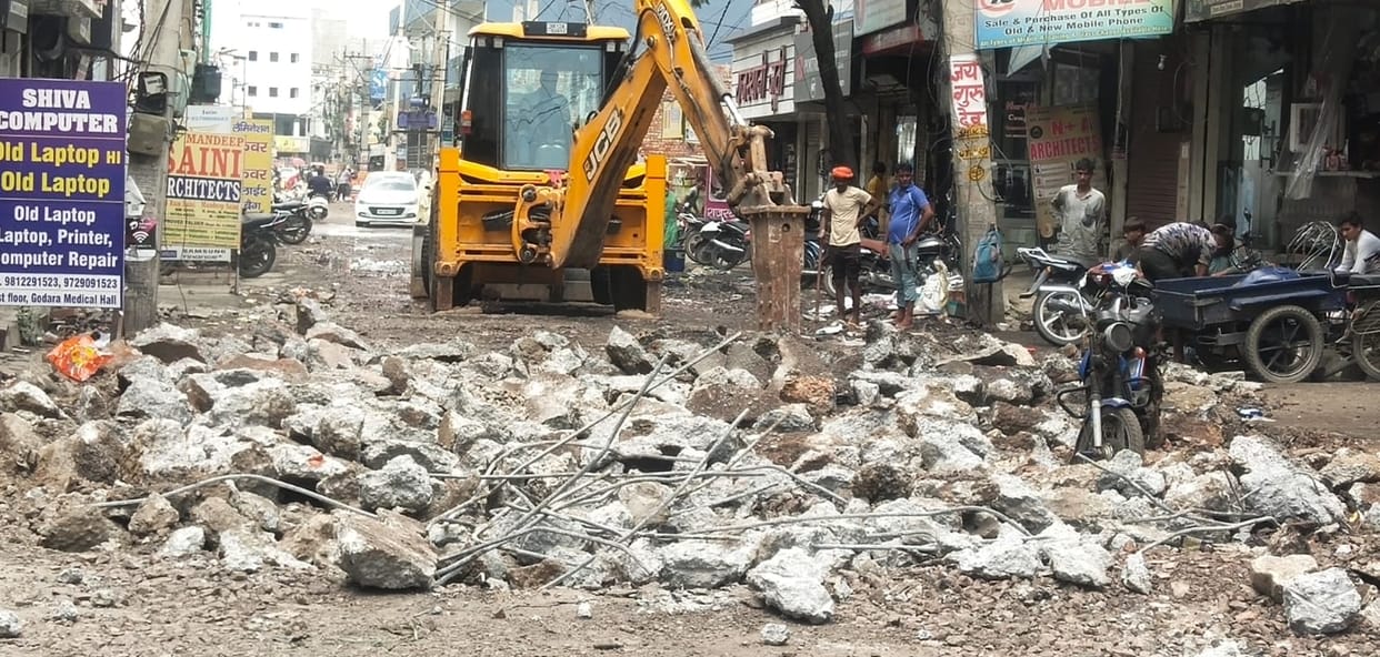 Elevated Track: Break on tender of 12 lanes, Kila Road will be beautified