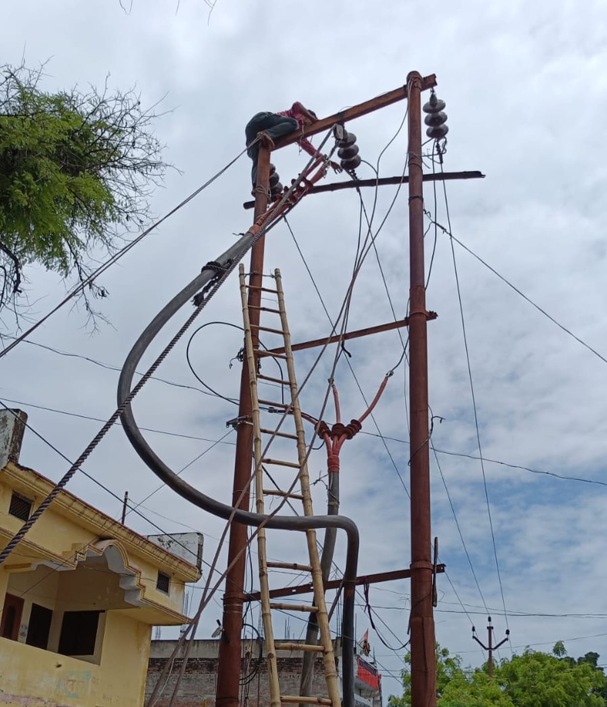Heavy rain accompanied by strong winds, power supply disrupted in 60 villages