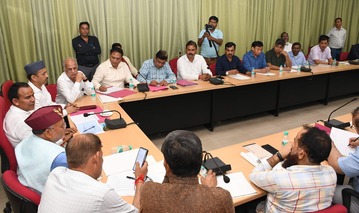 Make adequate arrangements to deal with dengue: Dr. Dhan Singh