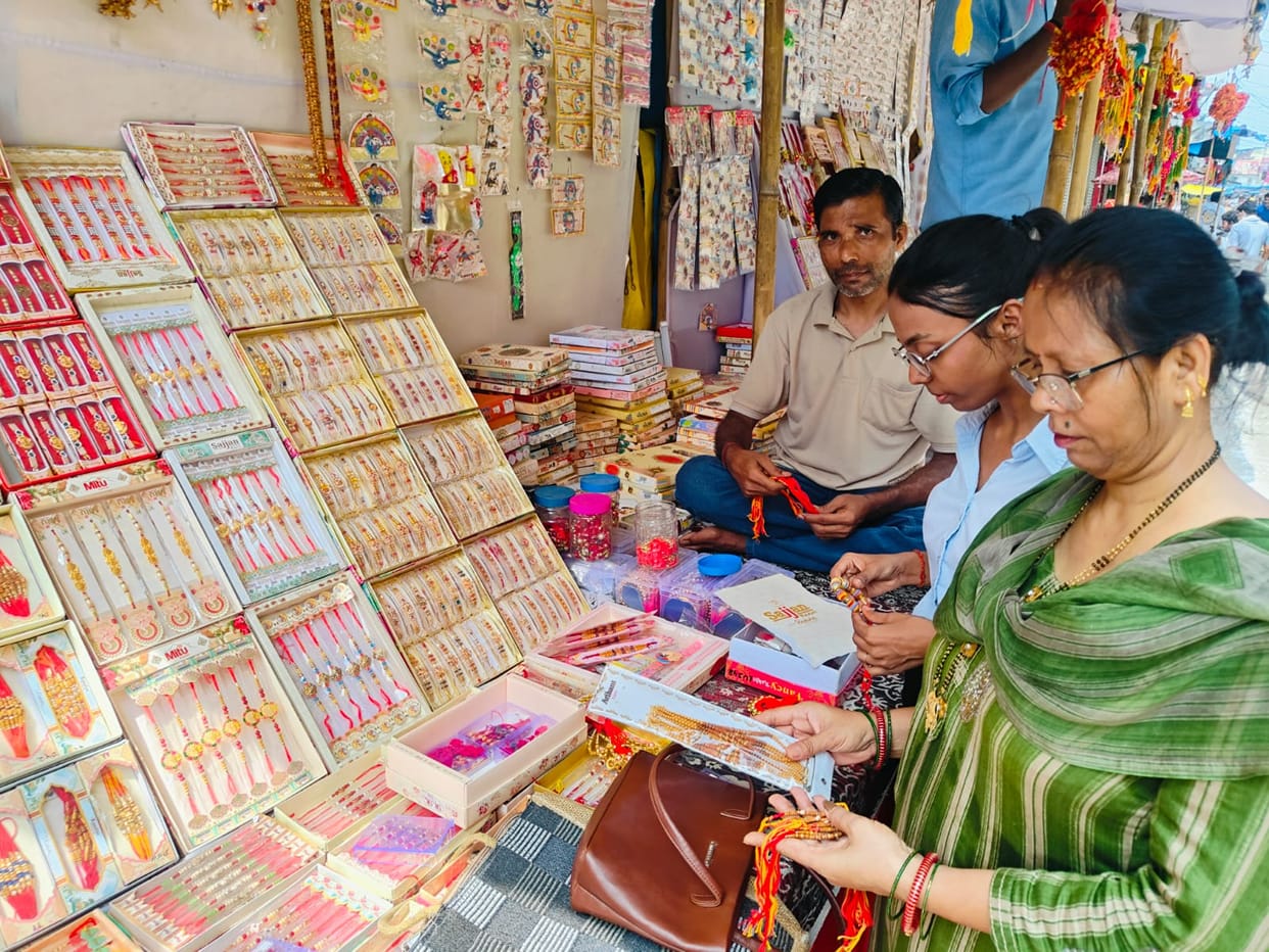 Brothers' wrists will shine, sisters will like silver rakhis