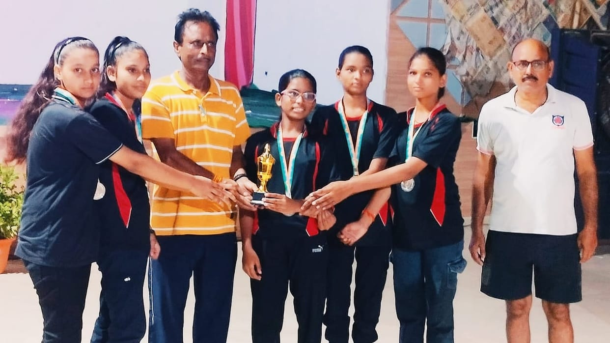 Girl students won silver medal in provincial level competition