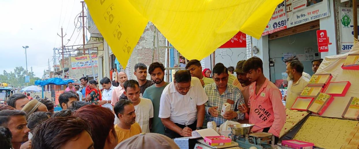 When the traders surrounded the team taking samples, it returned