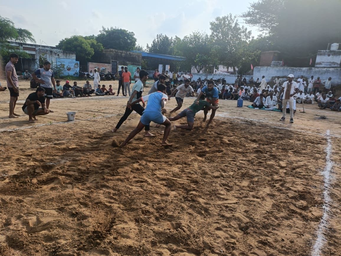 Vijay Pal first, Mahasingh Dhatarwal second in the race for the elderly.