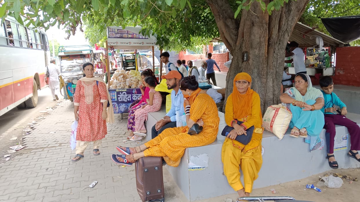 Free buses run for women, had to wait for long routes