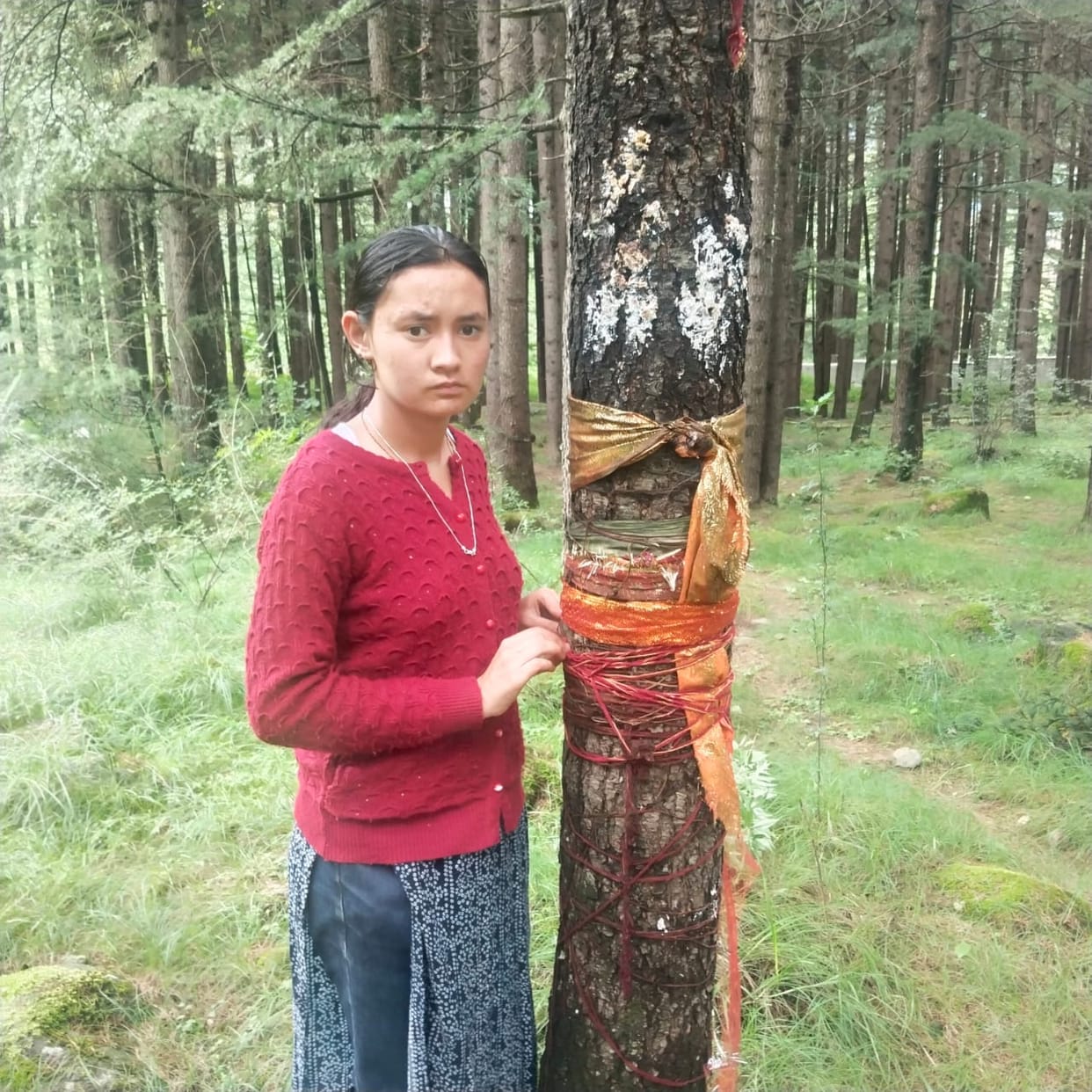 Brother became brother in Aleu Bihal by tying Rakhi to the tree