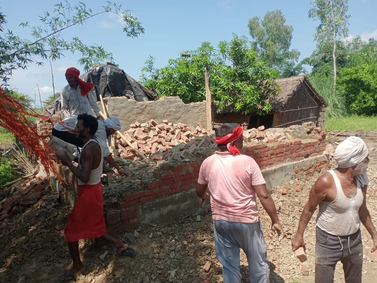 Saryu cutting continues in Madarhwa and Maypur