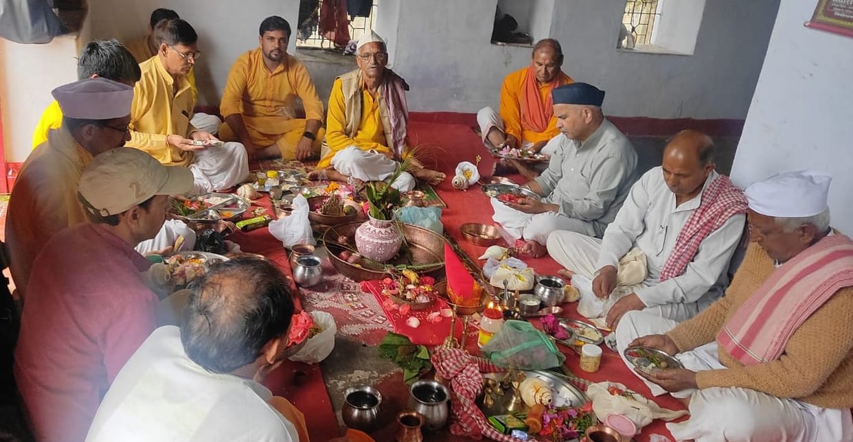 New sacred thread to be worn after Rishi Tarpan in Patni