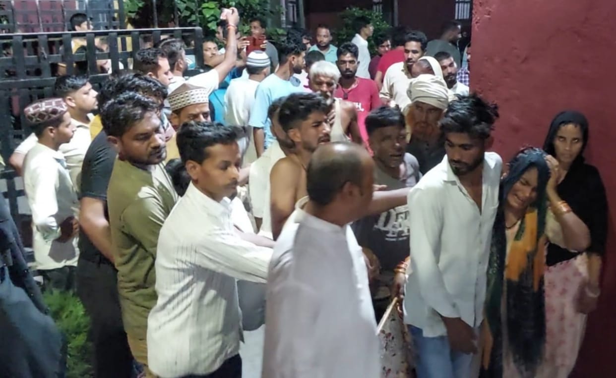 Fight between two parties in Pipariya Jaibhadra, police deployed