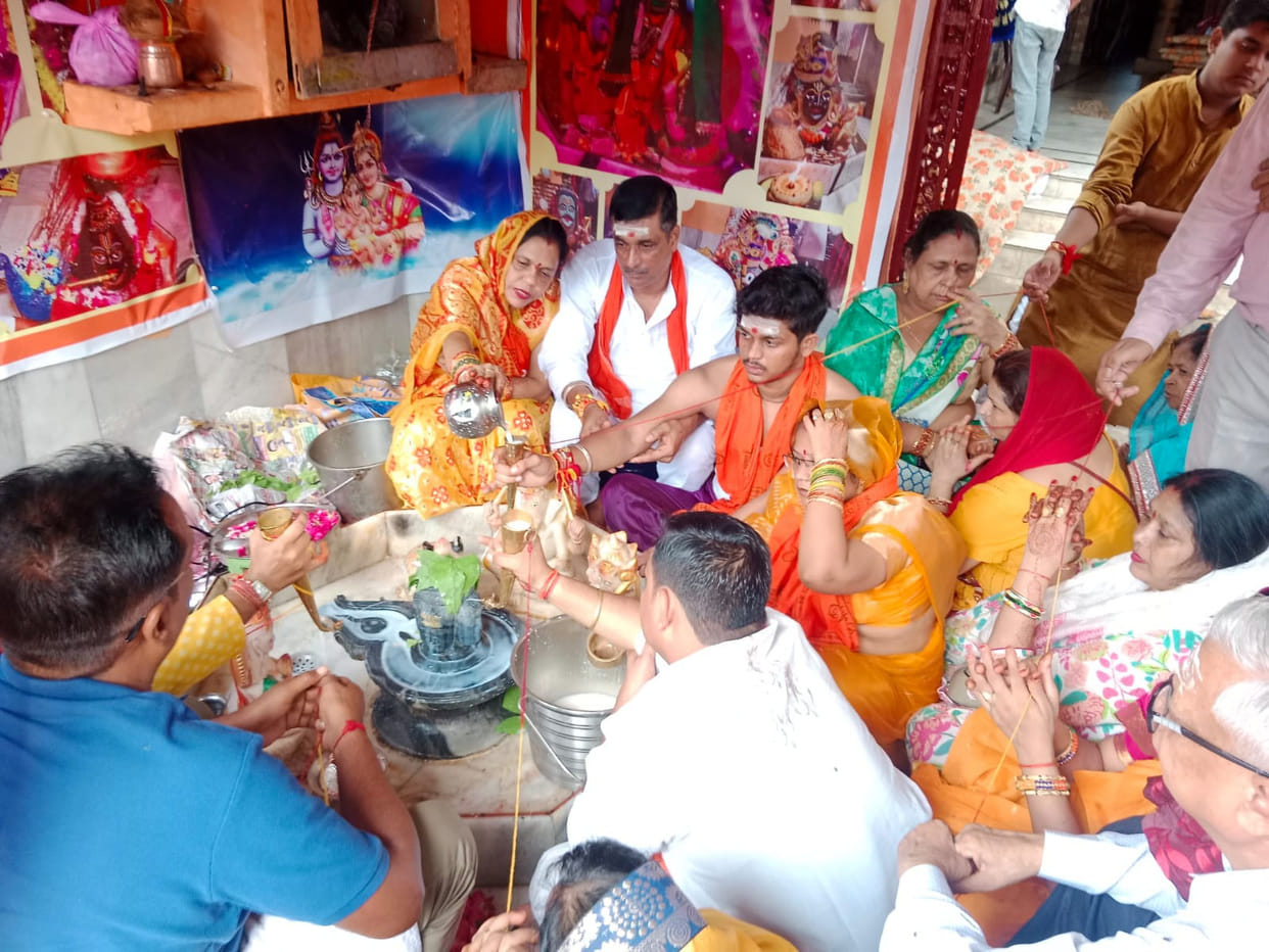 Shiva temple resonated with the chants of Bholenath