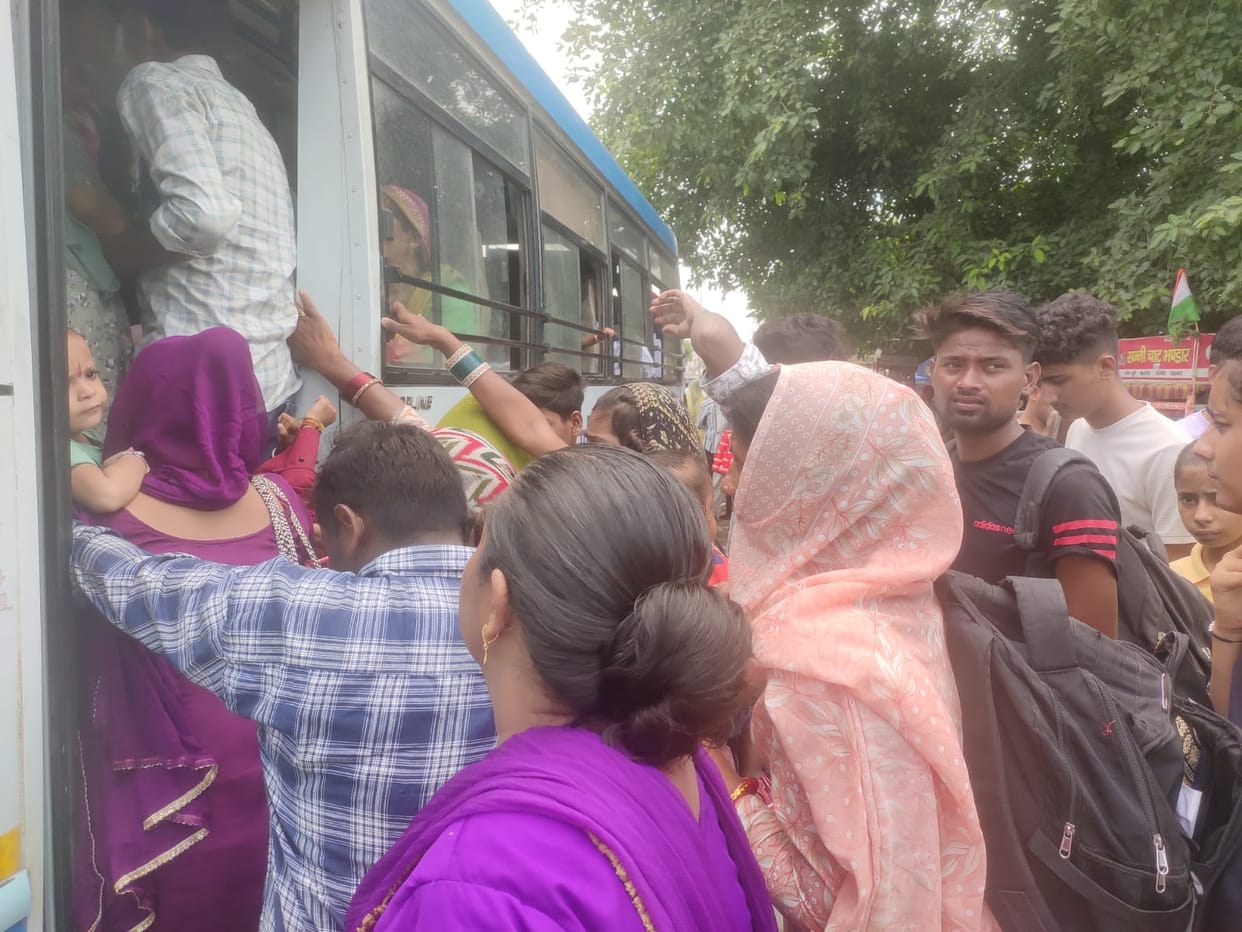 Claims of easy travel failed, 20 thousand women traveled for free in packed buses