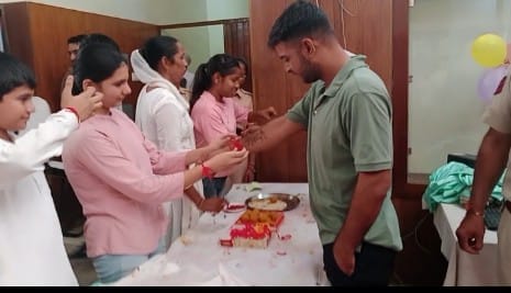 Rakshabandhan celebrated in jail, sisters come to tie Rakhi to 450 brothers