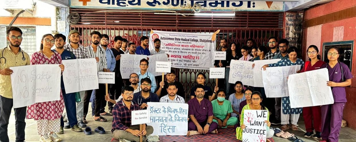 Protest at the gate...doctors saw 139 patients in OPD