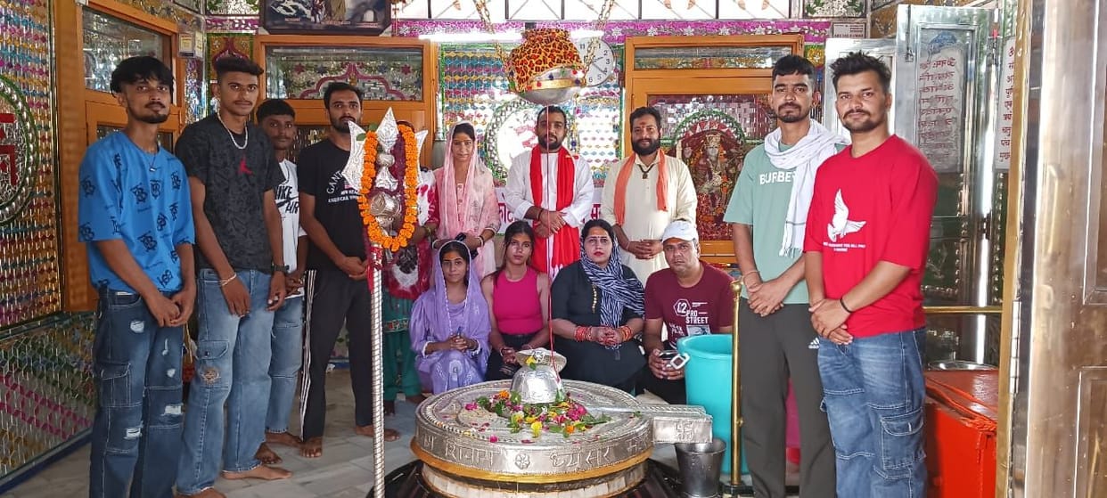 Crowd of devotees gathered in Dhyunsar Sadashiv Mahadev Temple