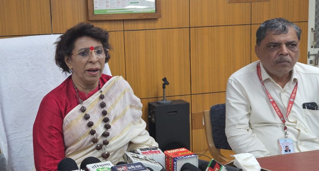 Juniors consider seniors as ideals, it is shameful to do so: Renu Bhatia