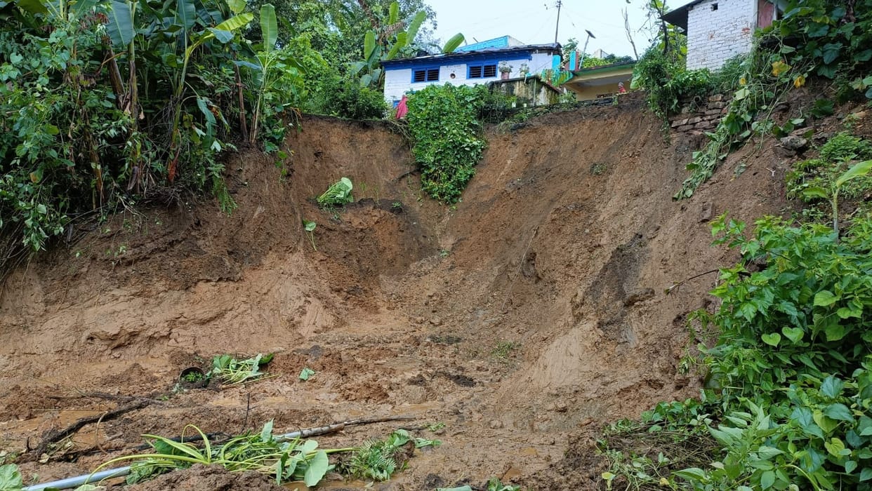 Two houses in danger due to landslide in Kande Kirauli