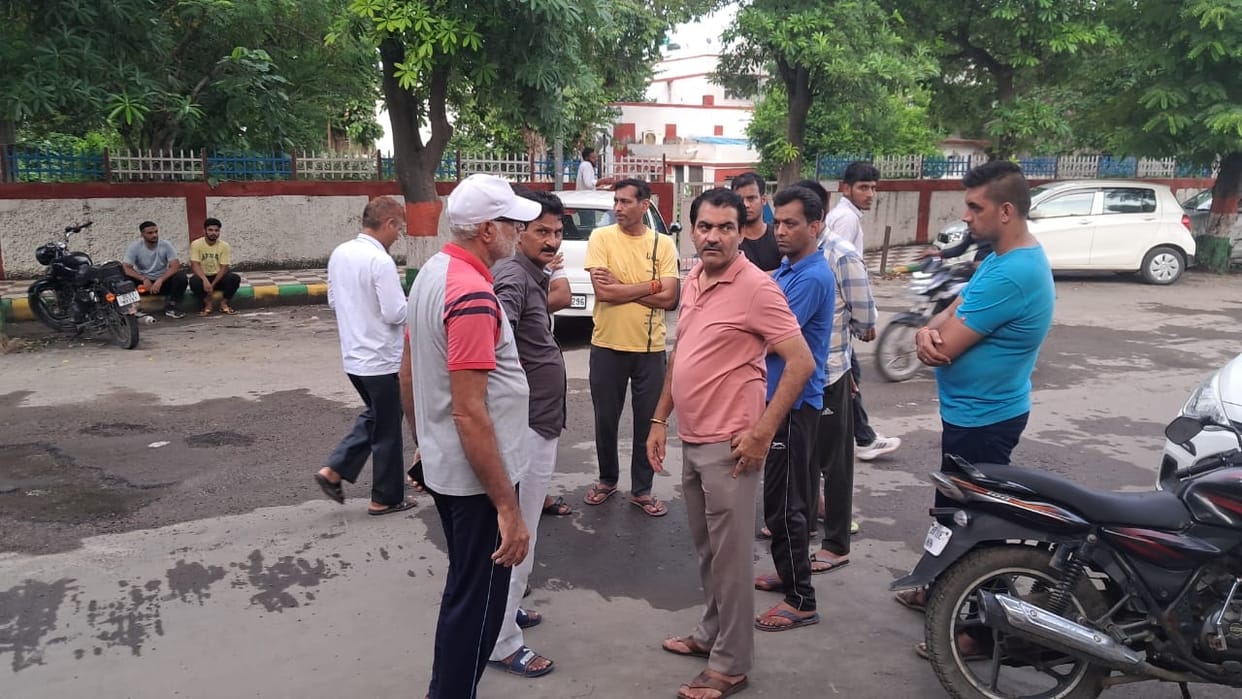 Lineman commits suicide by jumping in front of train, case filed against SDO