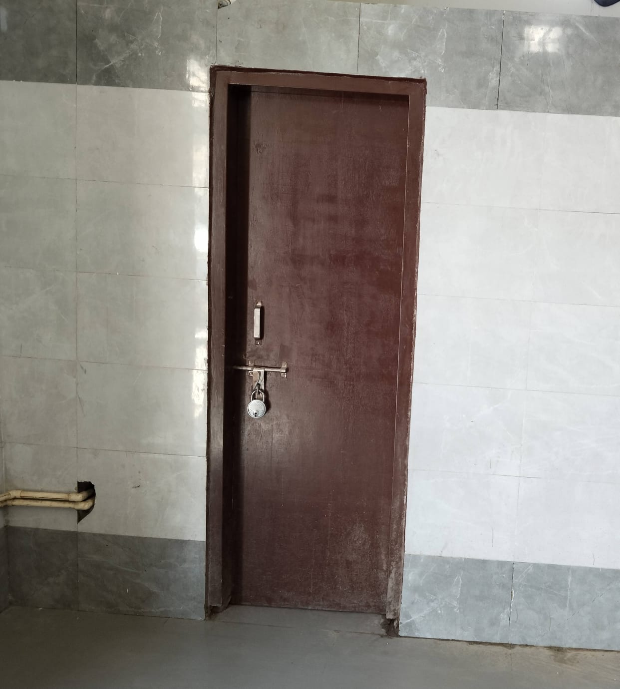 90 employees could not be hired for cleaning, nor was the contract given for toilets, 77 are responsible for the cleanliness of the entire city.