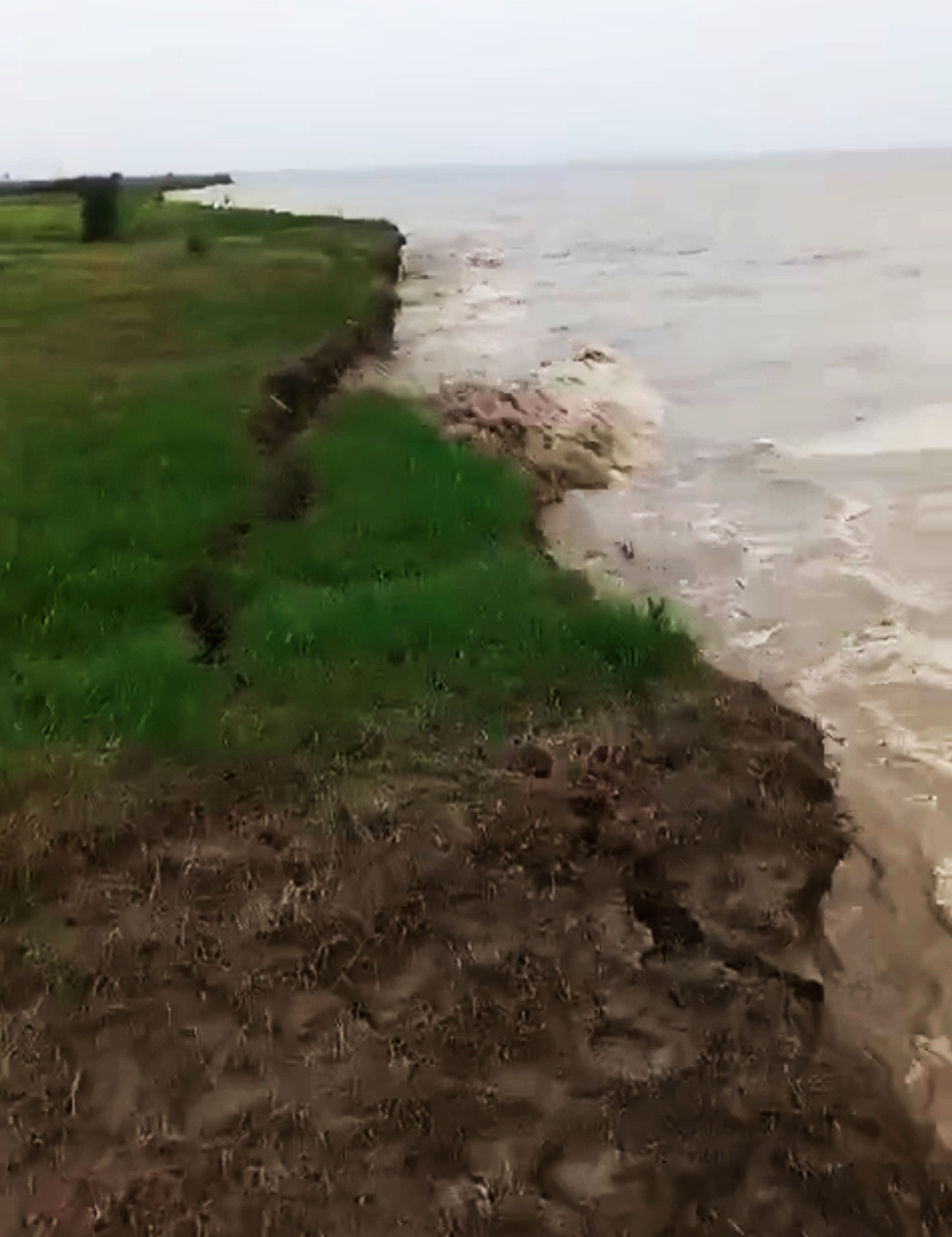 Saryu flowing close to the dam, danger