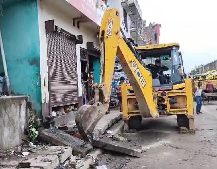 NHAI team returned without cleaning the entire drain
