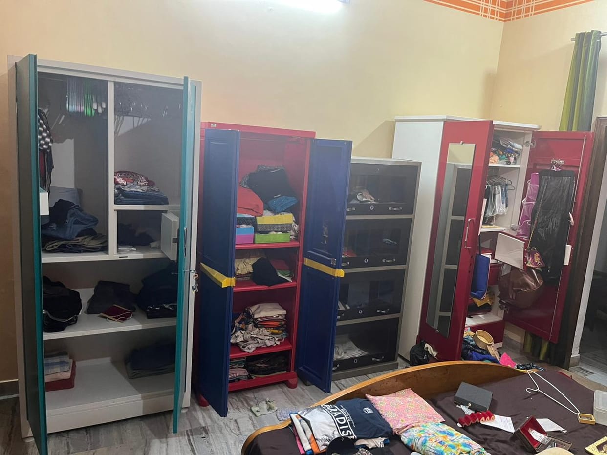 Lakhs stolen from a closed house in the city
