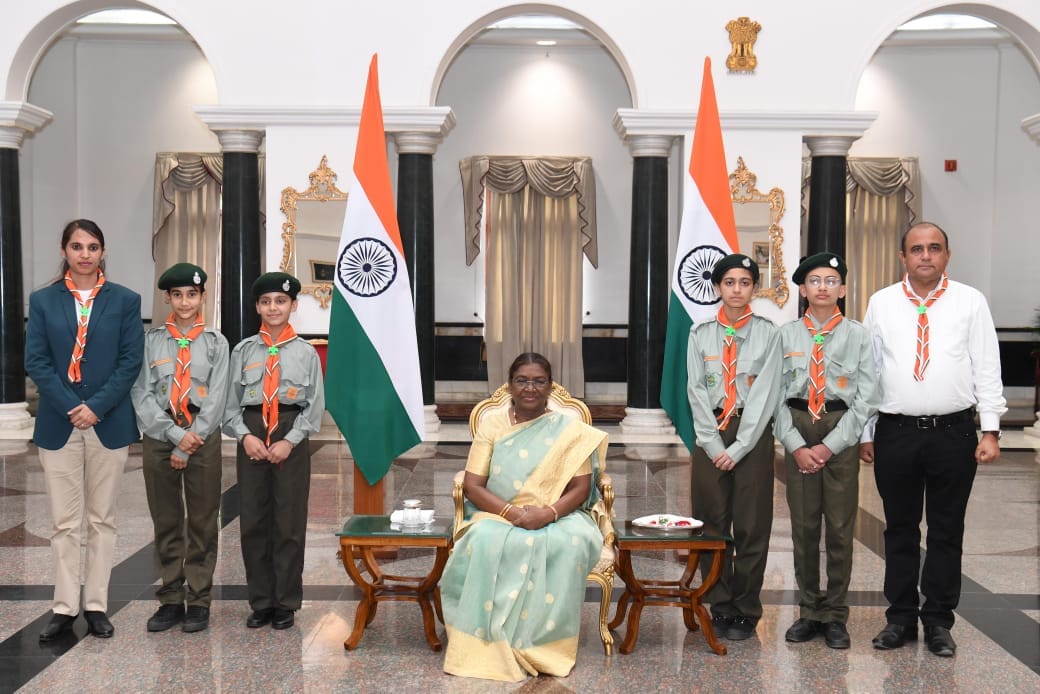 svn school students meet to president