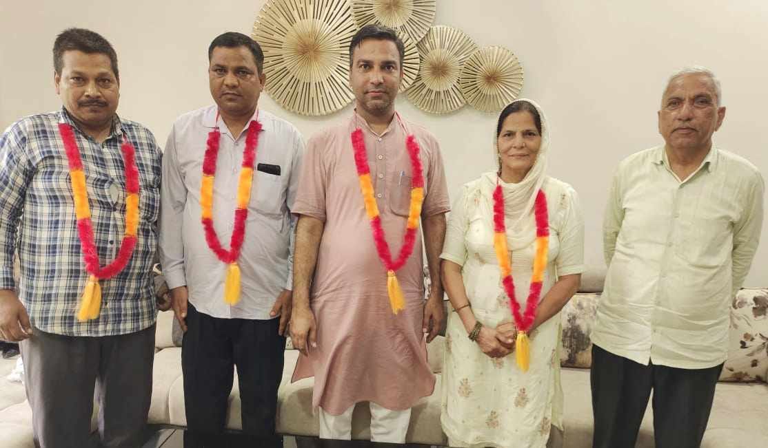 9 directors including mother and son were elected