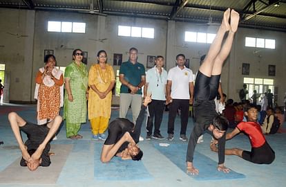 Piyush stood first in the yoga competition of under 17 age group