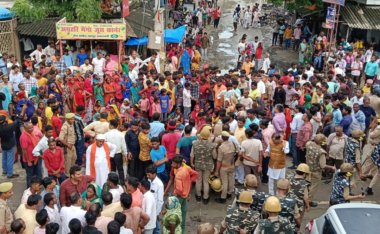 Uproar over the death of a teenager, road blocked for three hours