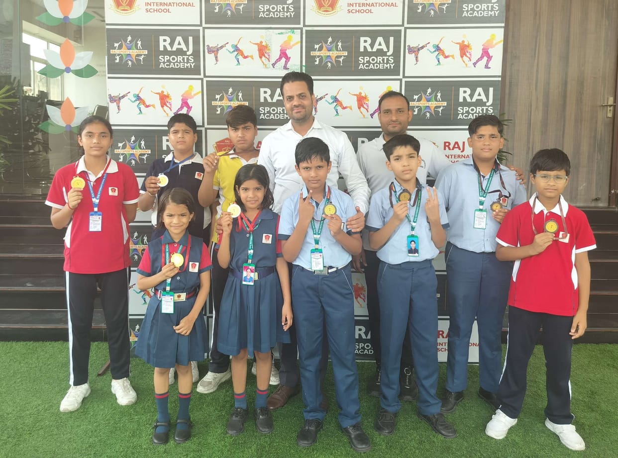 Divyanshi, Prakriti and Sarika won gold medal in Taekwondo Championship