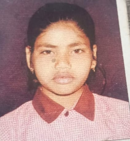 Girl student who went to give water to paddas drowned in pond, died
