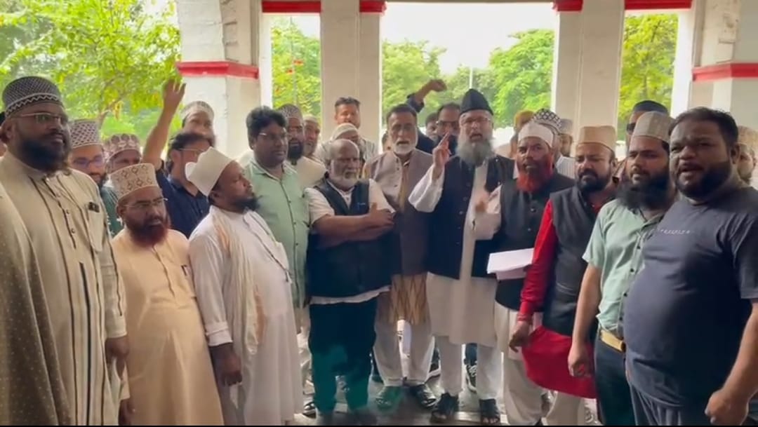 Ramgiri controversy: Now demand for arrest of Ramgiri Maharaj who insulted Prophet raised from Khandwa