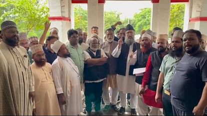 Khandwa: अब खंडवा से उठी पैगंबर के शान में गुस्ताखी करने वाले रामगिरि महाराज की गिरफ्तारी की मांग, किया विरोध Ramgiri controversy: Now demand for arrest of Ramgiri Maharaj who insulted Prophet raised from Khandwa