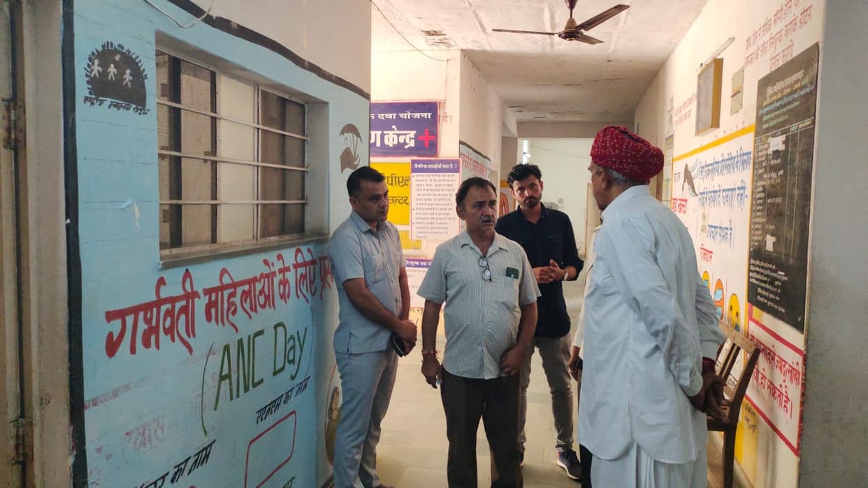 Sirohi News MP Lumbaram Choudhary reached Kesavana PHC doctor absent even stock register was not found