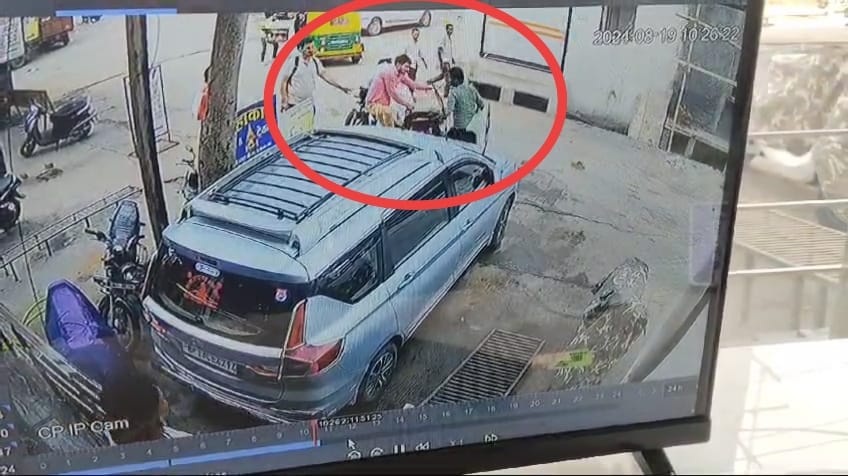 Ujjain News: Angry brother-in-law attacked brother-in-law, stabbed him five times with a knife