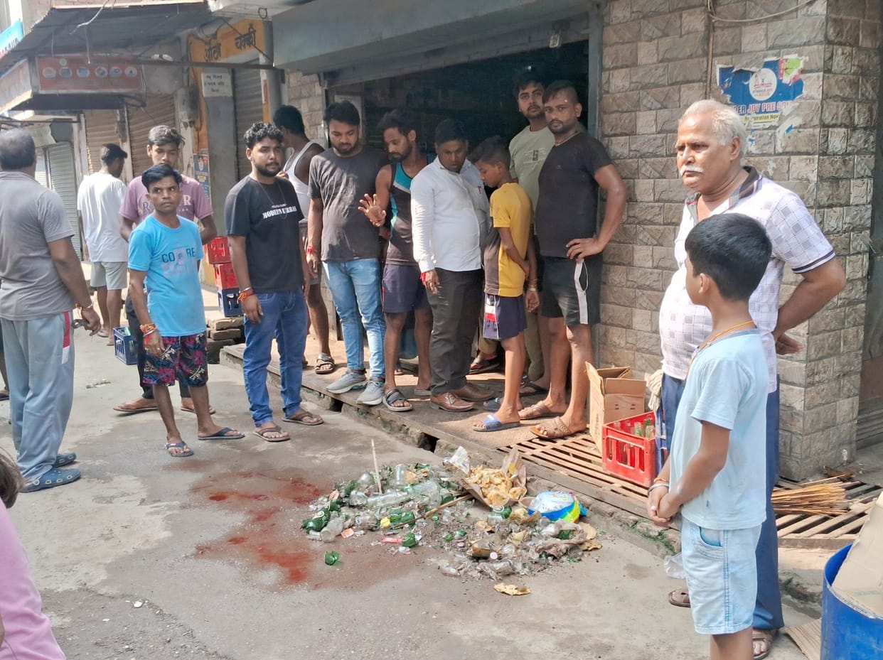 Violent protest in Badaun: altercation with traders, shop vandalism, policeman chased and beaten