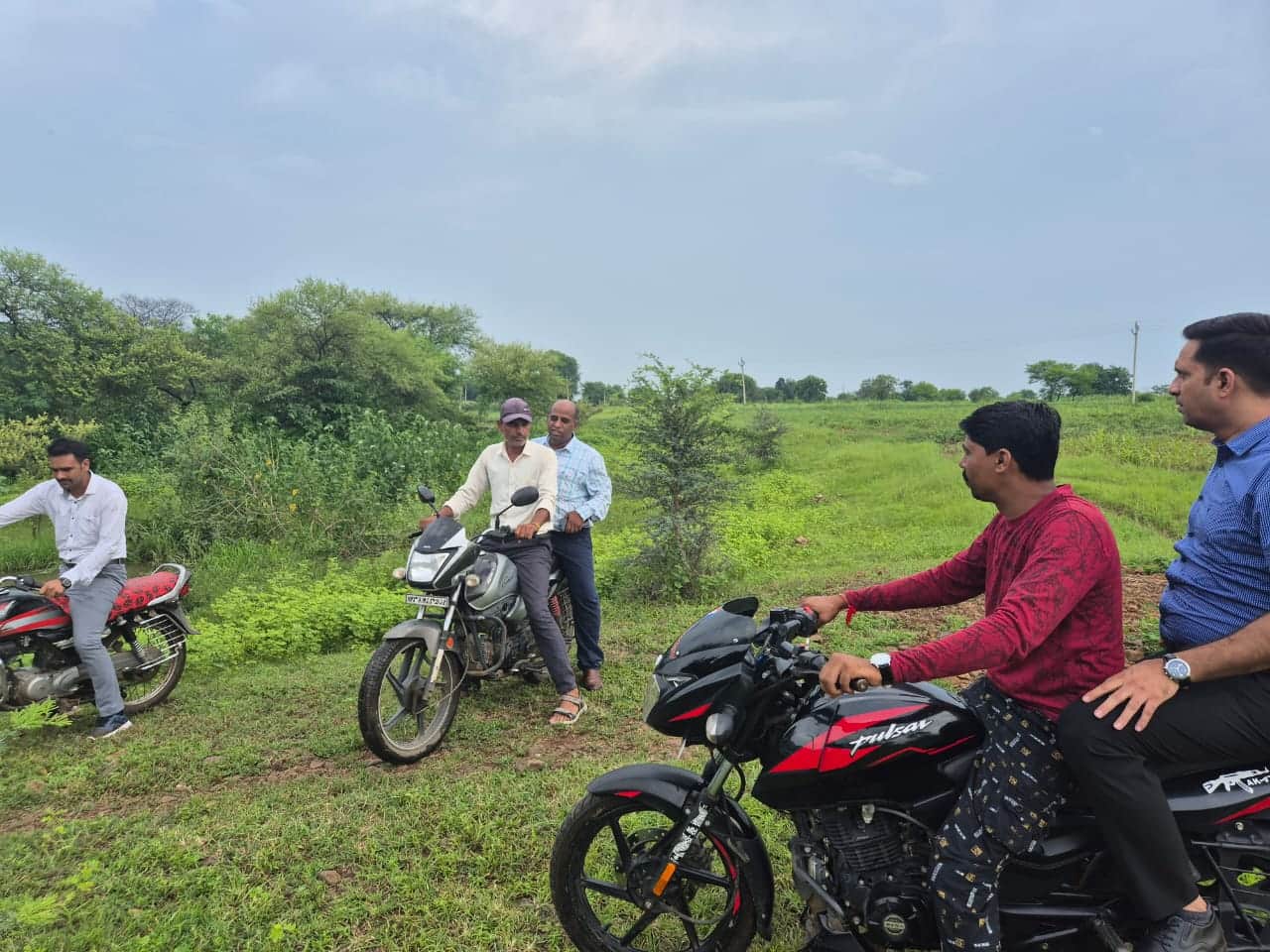 दौरे पर कलेक्टर