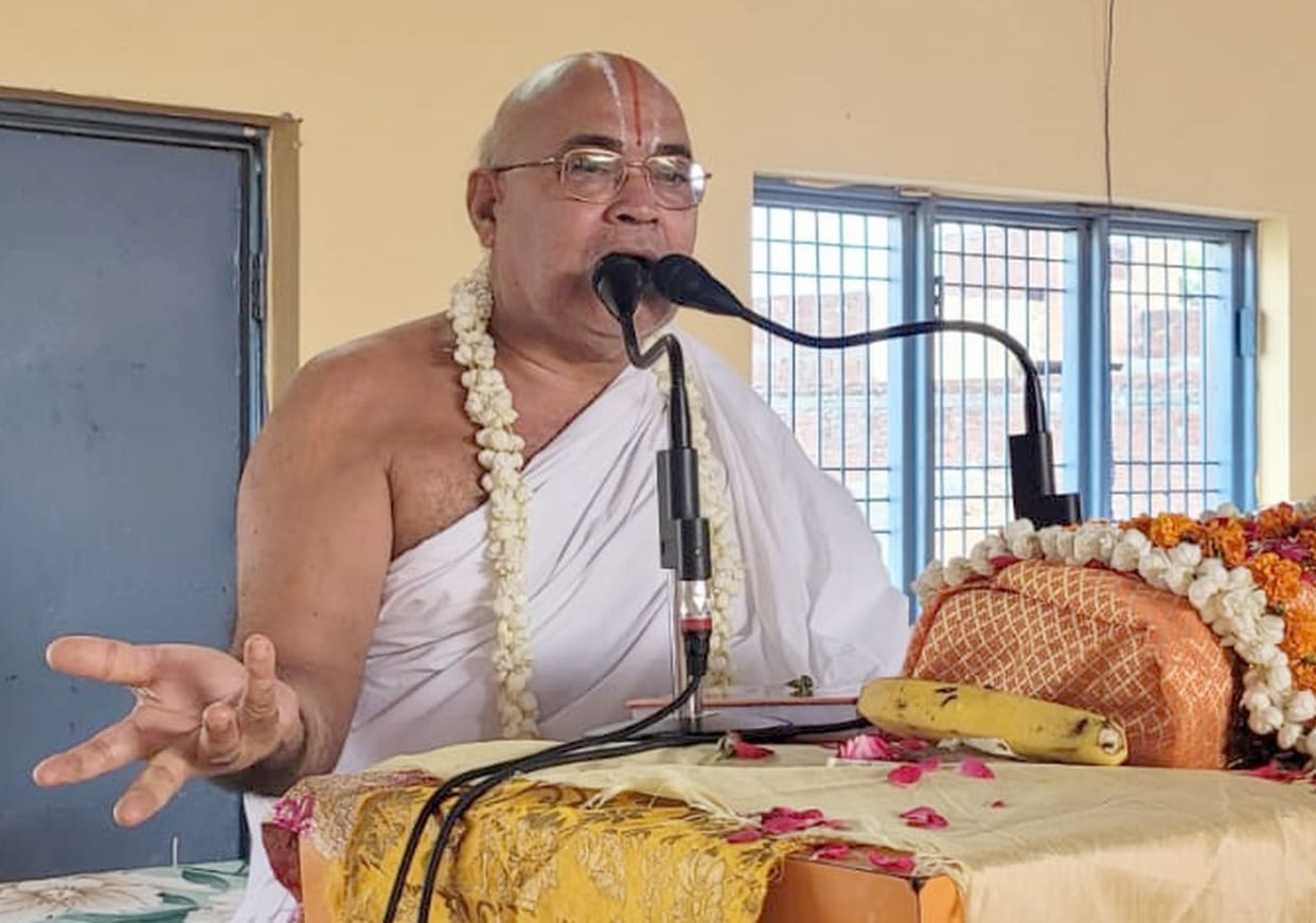 By drinking the story of Shri Ram, even poison becomes like nectar.