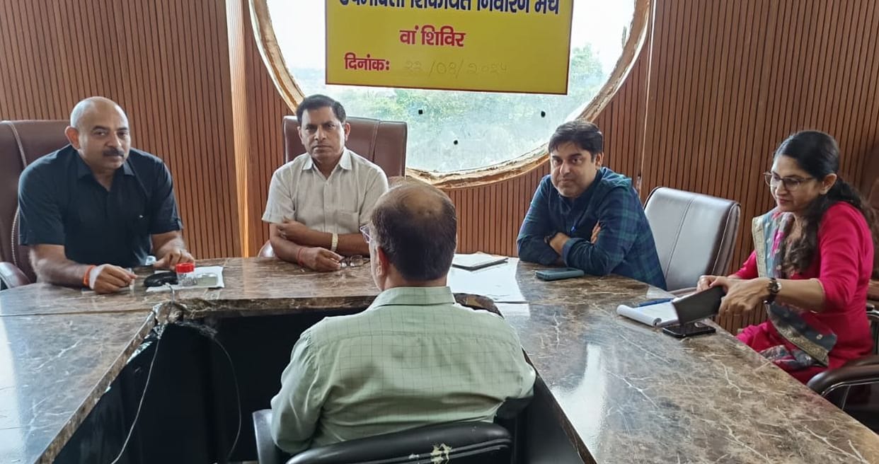 Two consumers reached Janta Darbar with complaints, one was resolved