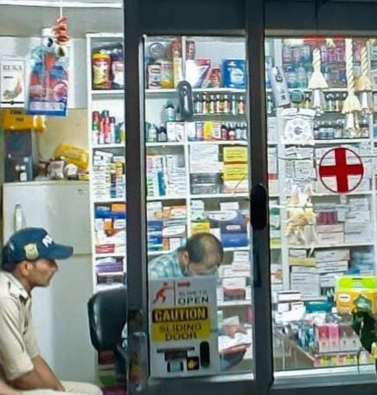 Drug sellers protested against the decision to sell medicines at general stores