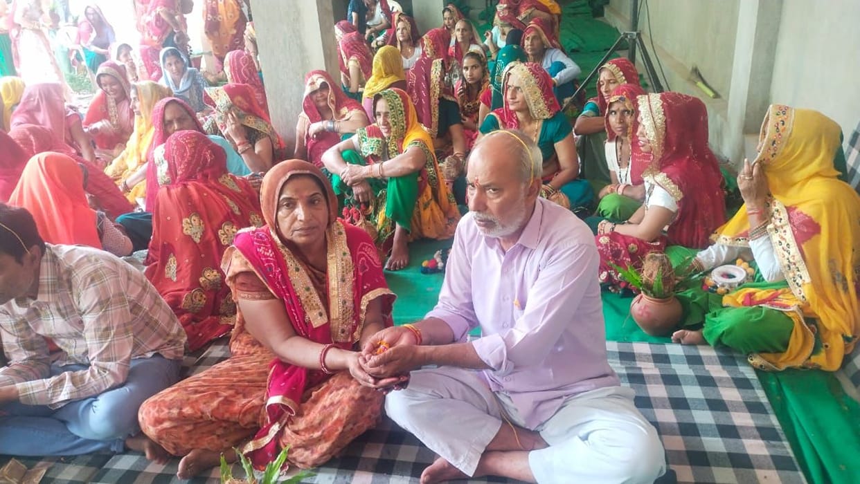 Before Shrimad Bhagwat Katha, 101 women took out Kalash Yatra