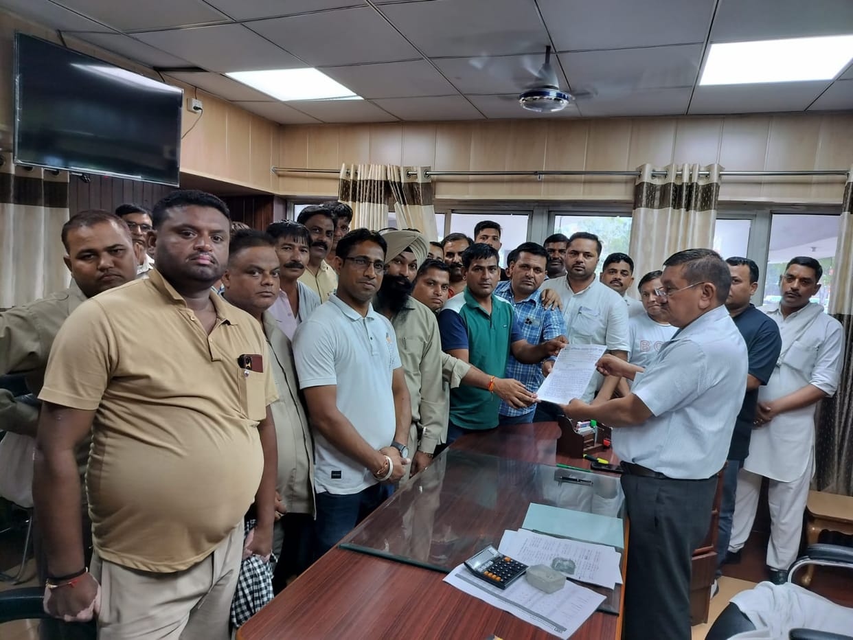 Anger among workers in support of demands, warning of two-hour dharna on September 5
