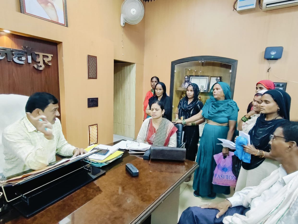 Female sanitation workers engaged through group are not getting honorarium