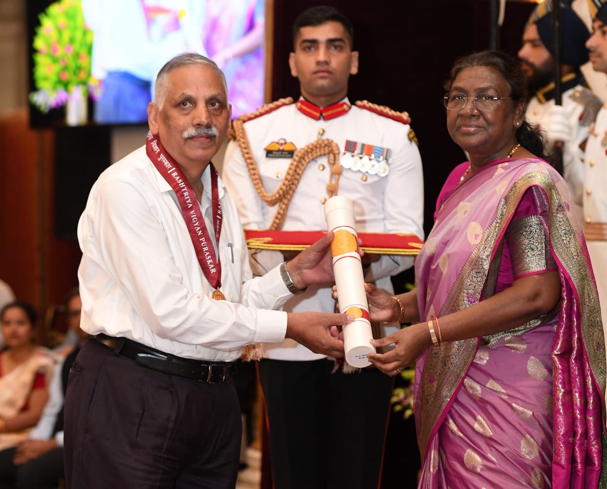 Bijnor's Professor Bhim Singh received Vigyan Shree Award