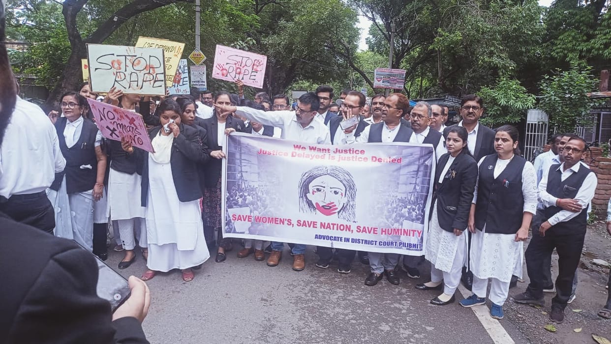 Lawyers submitted a memorandum in protest against the doctor murder case